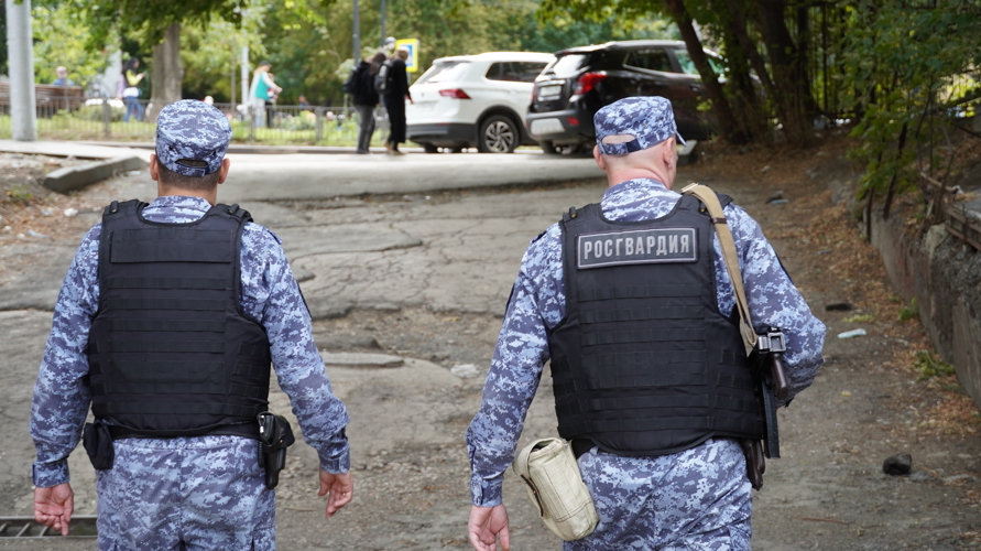 В Саратовской области сотрудники Росгвардии по «горячим следам» задержали подозреваемую в грабеже