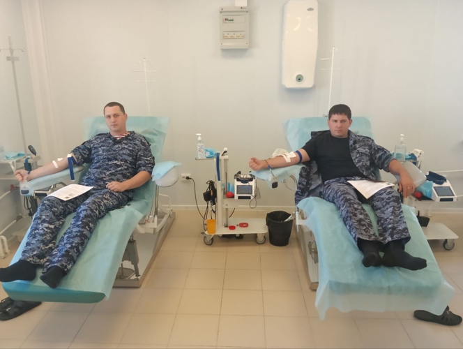 В Саратове сотрудники вневедомственной охраны поддержали акцию «От сердца к сердцу»