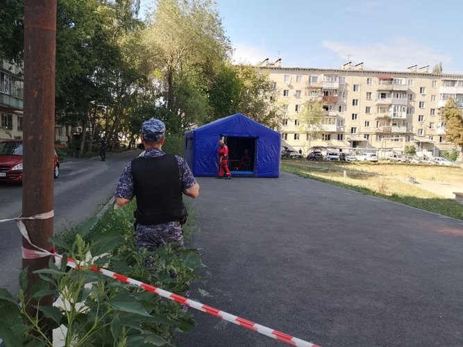 В Саратове сотрудники Росгвардии обеспечивают безопасность на месте падения БПЛА