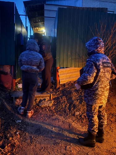 В Саратове сотрудники Росгвардии задержали подозреваемую в незаконном обороте наркотиков