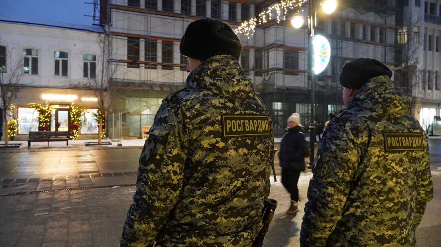 В Саратове сотрудники Росгвардии, задержали граждан, подозреваемых в краже дорогостоящей одежды