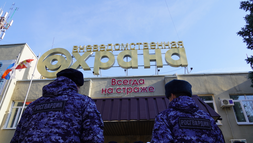 В Саратове сотрудники вневедомственной охраны задержали гражданина, подозреваемого в краже