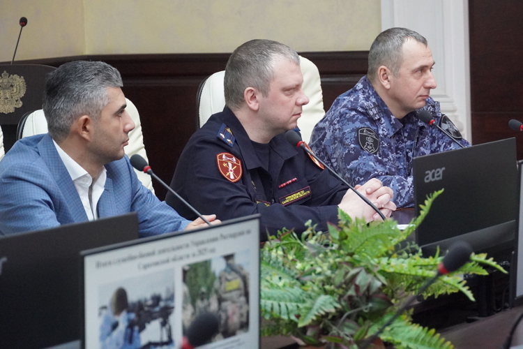 Представители Росгвардии и Саратовской государственной юридической академии приняли участие в круглом столе, посвященном 10-летию войск национальной гвардии Российской Федерации