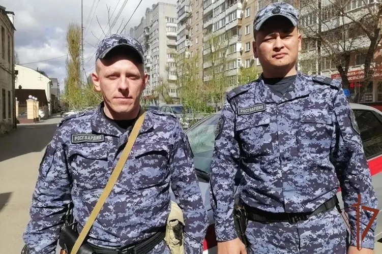 В Саратове росгвардейцы пресекли деятельность наркокурьера