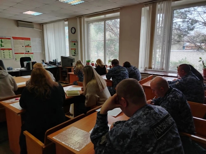 В Саратове росгвардейцы приняли участие во всероссийской патриотической акции «Диктант Победы»